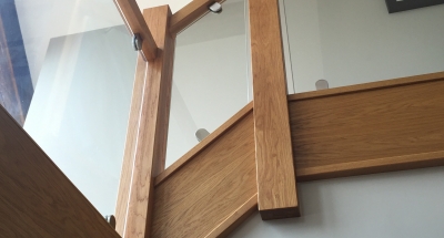 Contemporary Glass Oak Staircase String Newel Posts Contemporary Glass Oak Staircase String Newel Posts