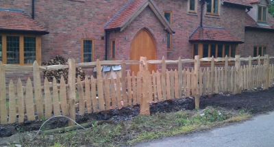 Hand Cut Traditional Green Oak Picket Fence Bespoke